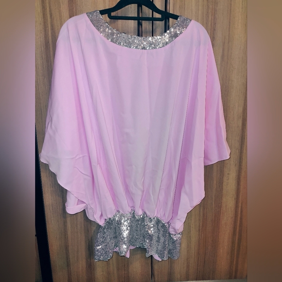 Two piece pants outfit with sequin. Never worn. - Picture 3 of 6